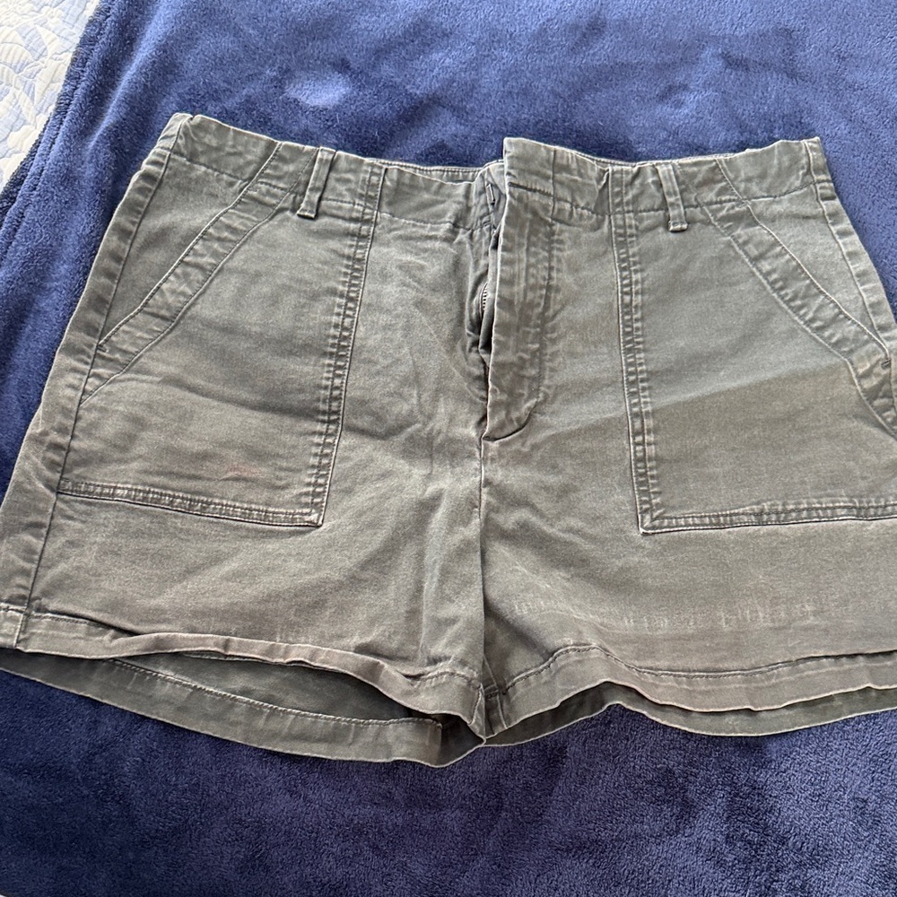 Banana Republic Olive Utility Pocket Shorts